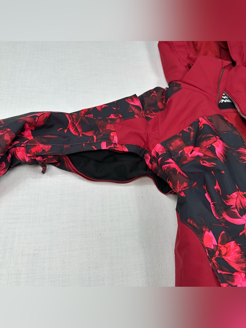 O’Neill Wavelite Ski Snowboard Jacket Womens XS Red Pink Black Floral 10K - Picture 5 of 16